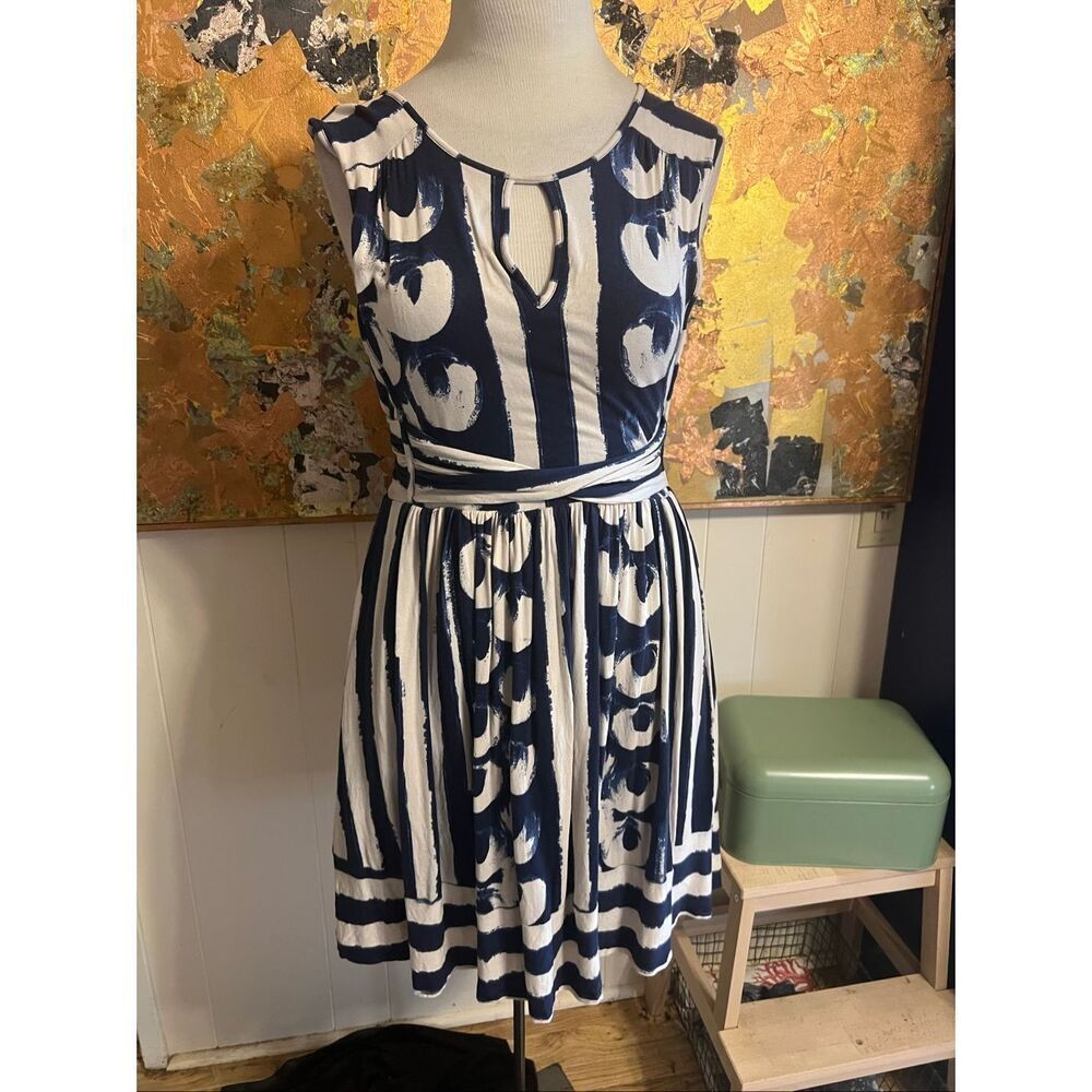 Maeve Navy & White Sleeveless Patterned Fit-and-Flare Midi Dress - Picture 4 of 7